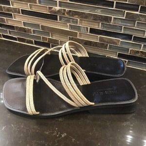 Wesley & Co. Tan woven brown sandals women’s size 10‎